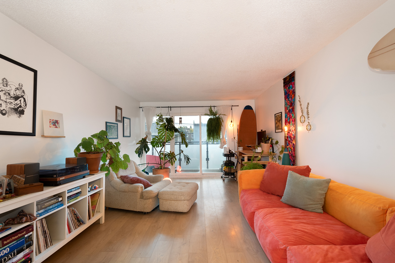 212-2250 Oxford Street