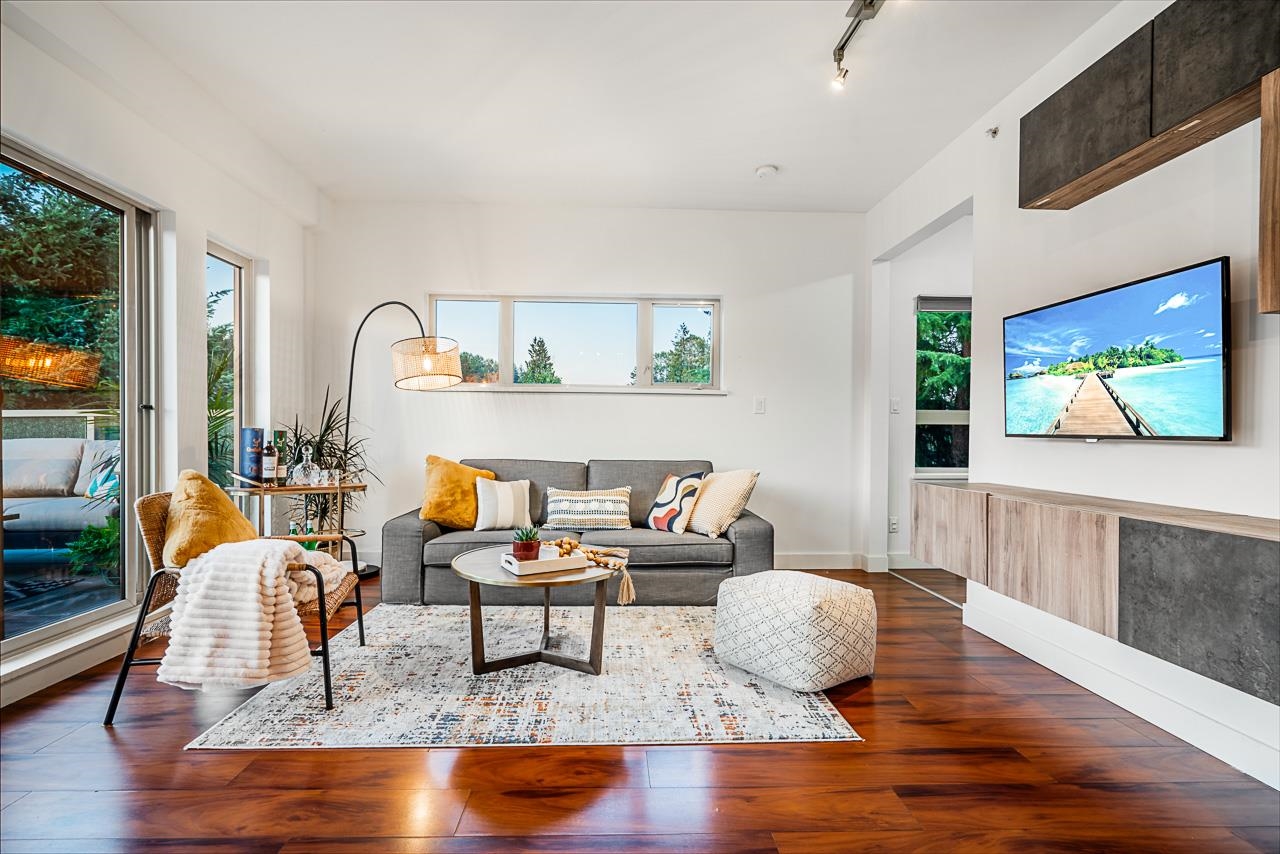 403-2138 Old Dollarton Road