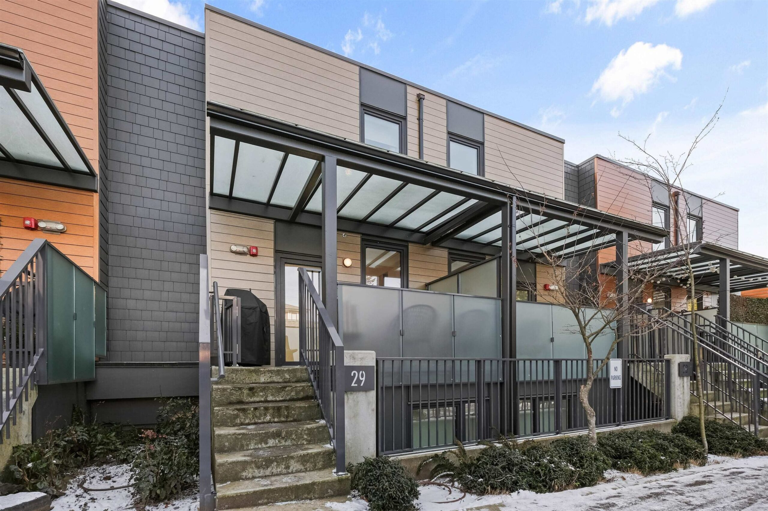 29-720 E 3rd Street
