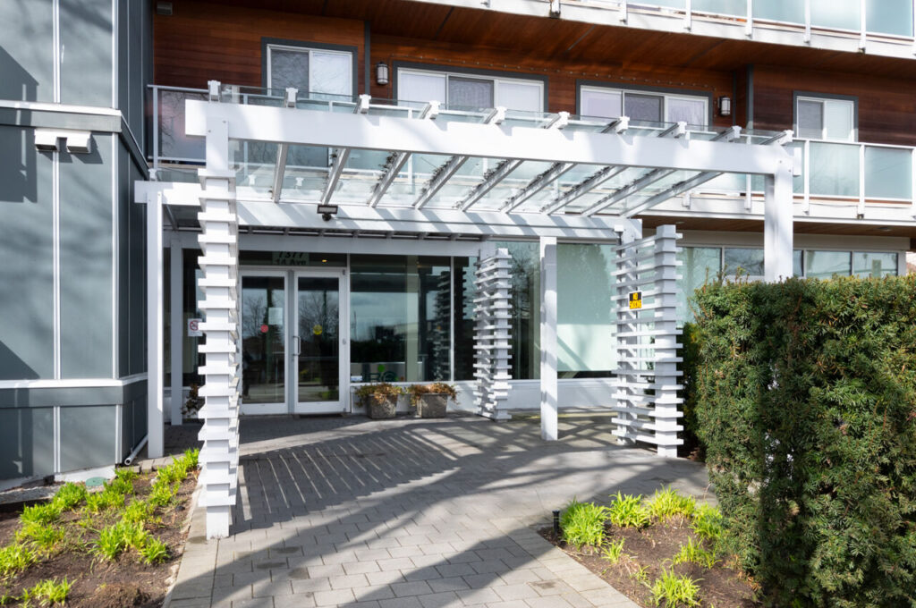 402-7377 14 Avenue
