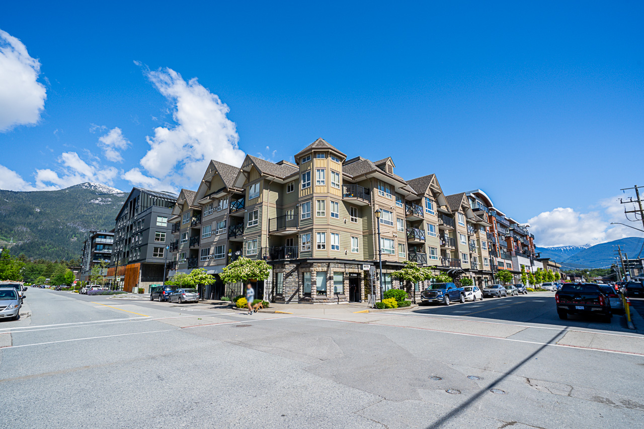 105-38003 Second Avenue