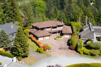 4228 Rockridge Crescent