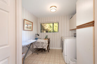 4228 Rockridge Crescent
