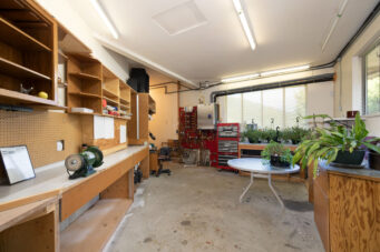 4228 Rockridge Crescent