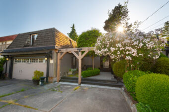 5439 Westminster Ave