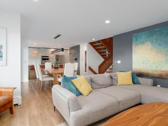 1039 W Keith Road