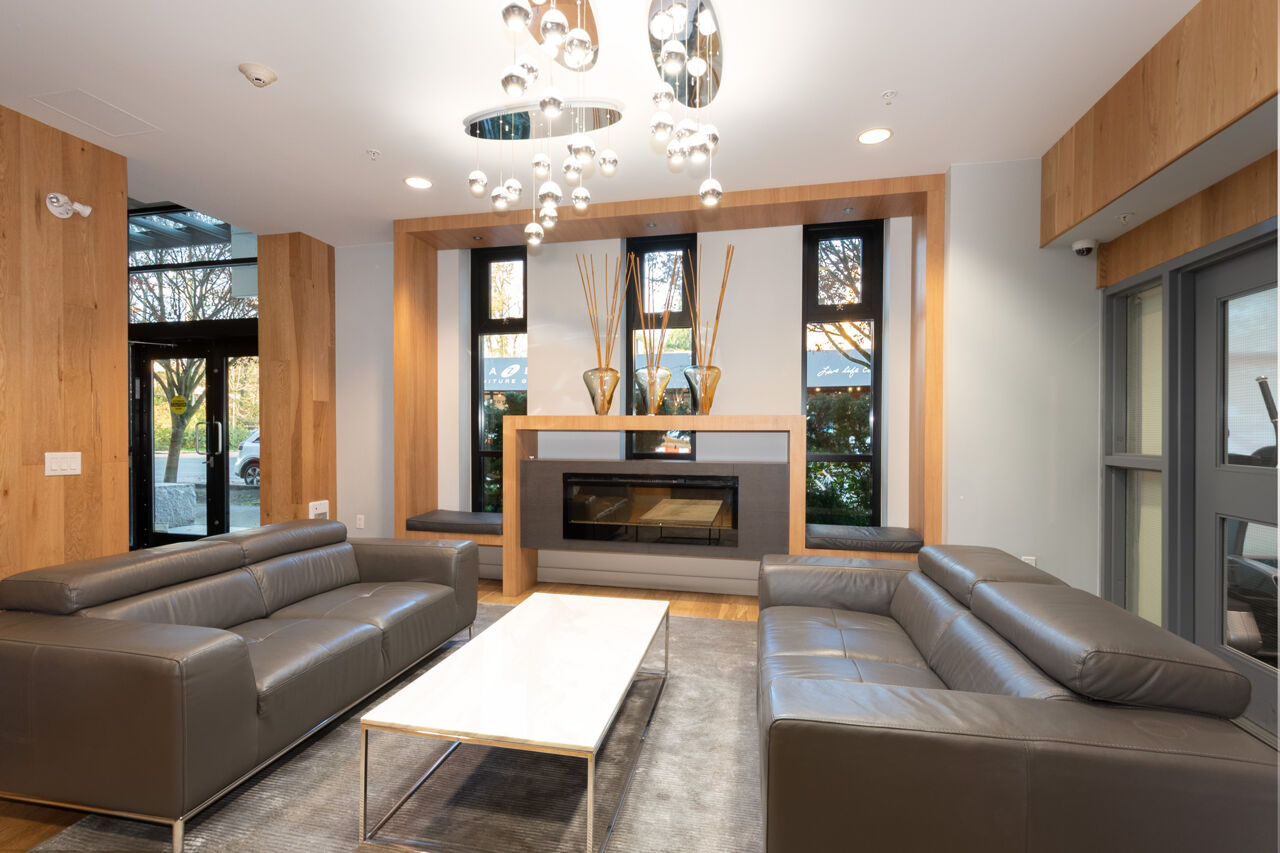 417 733 W 14th Street