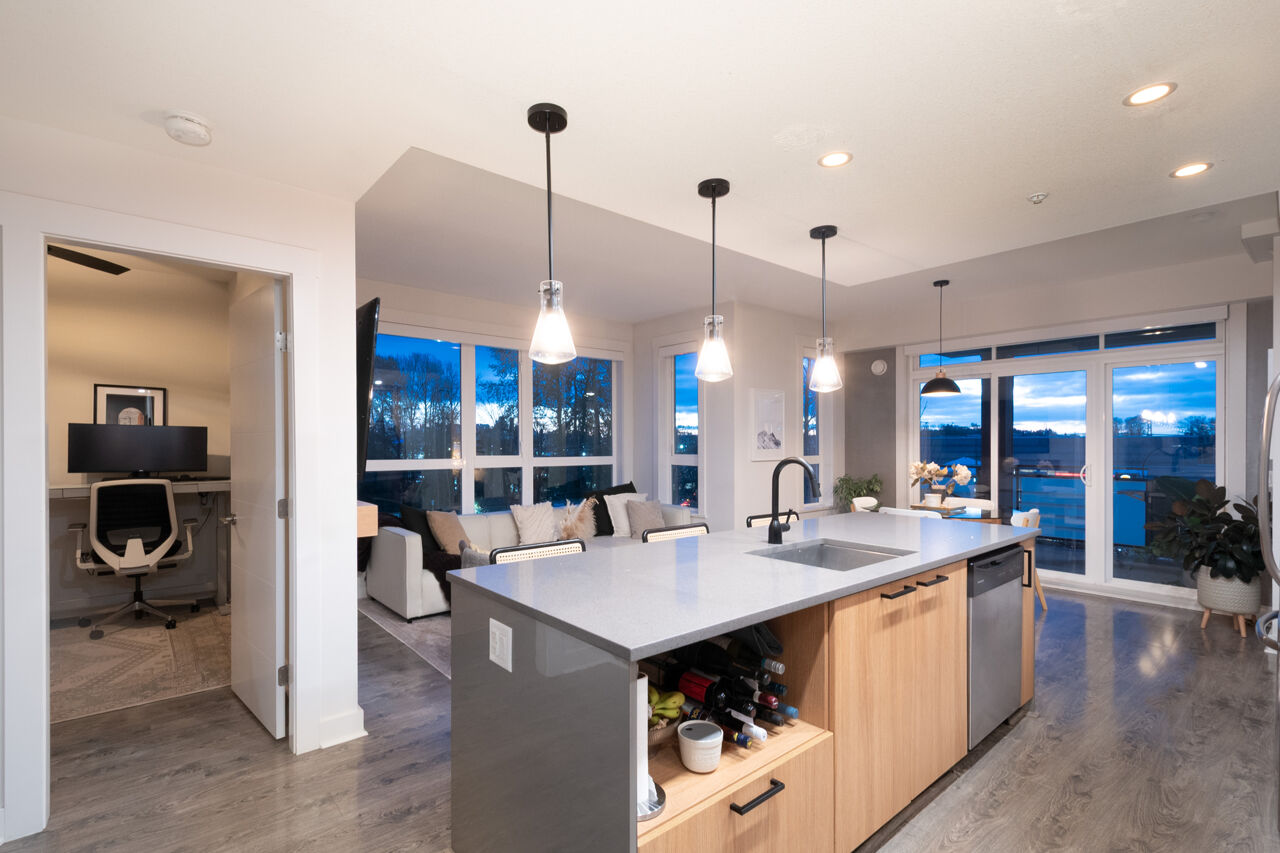 417 733 W 14th Street