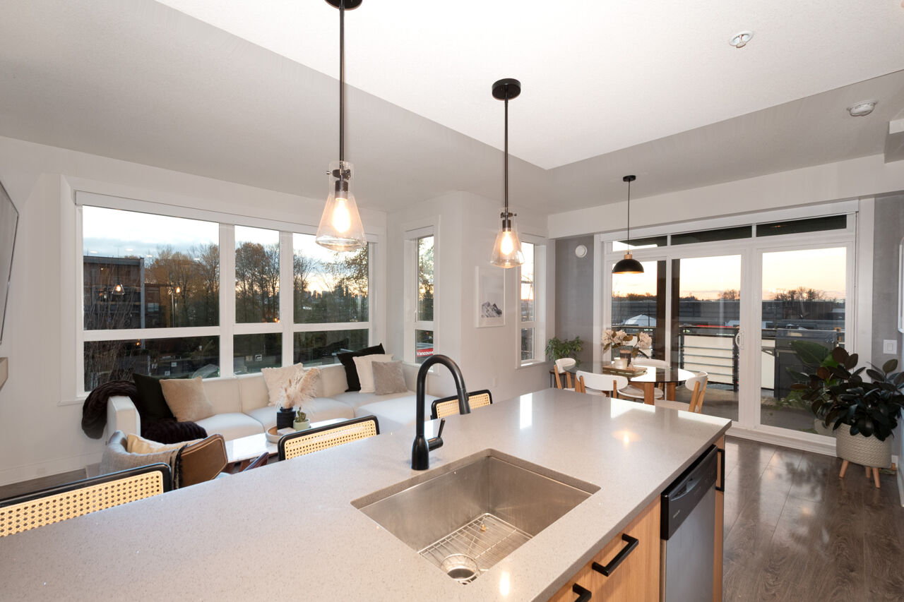 417 733 W 14th Street