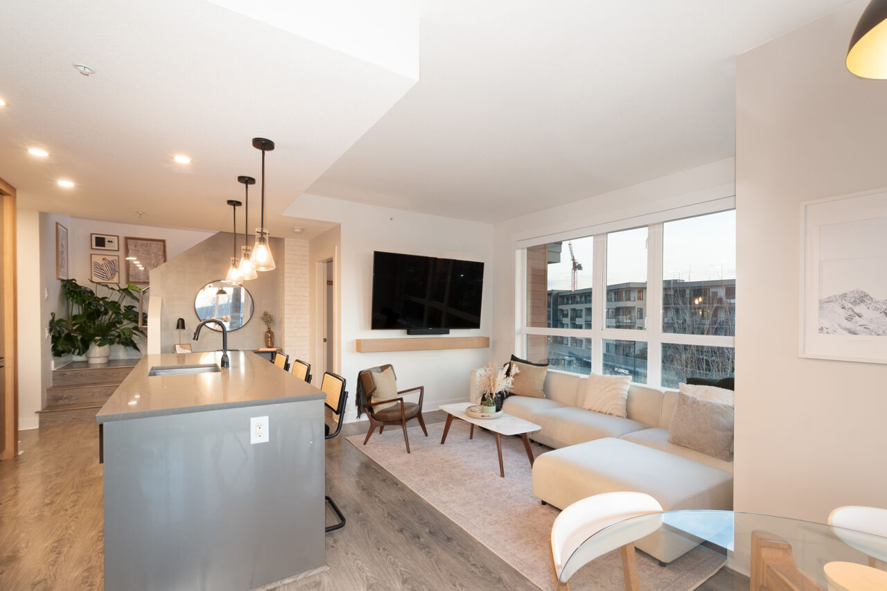 417 733 W 14th Street