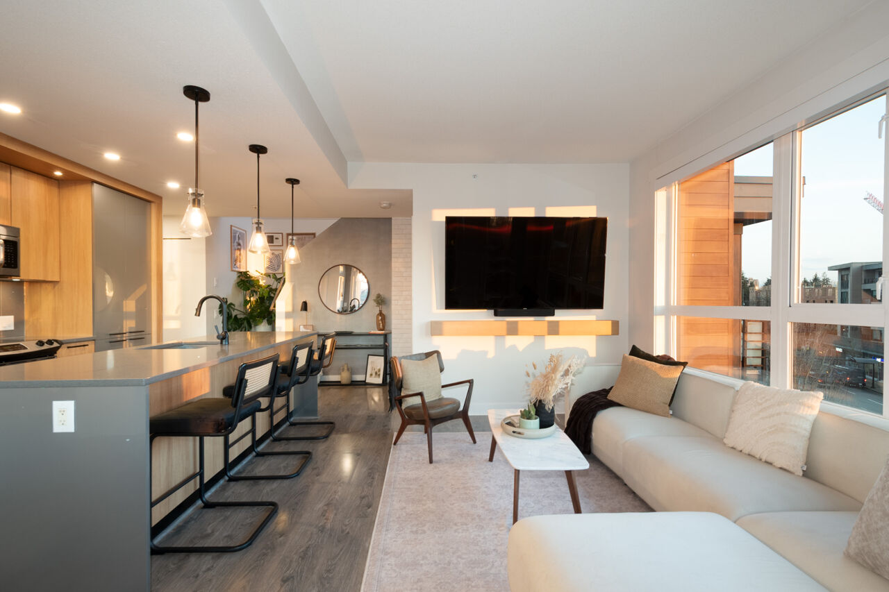 417 733 W 14th Street