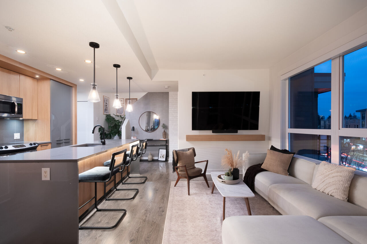 417 733 W 14th Street