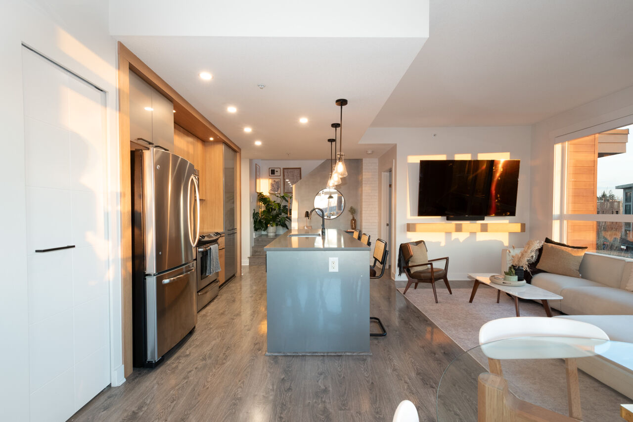 417 733 W 14th Street