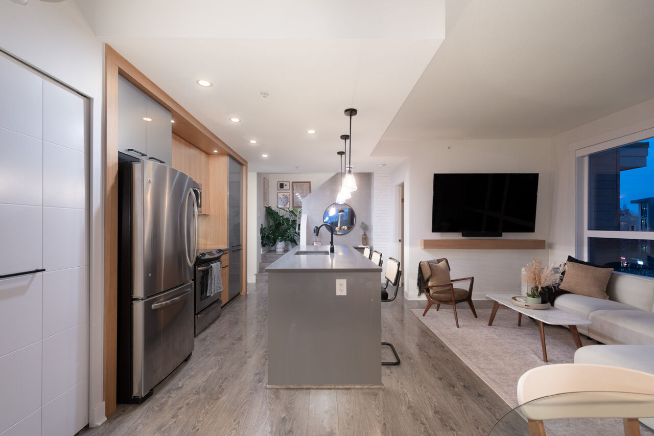 417 733 W 14th Street