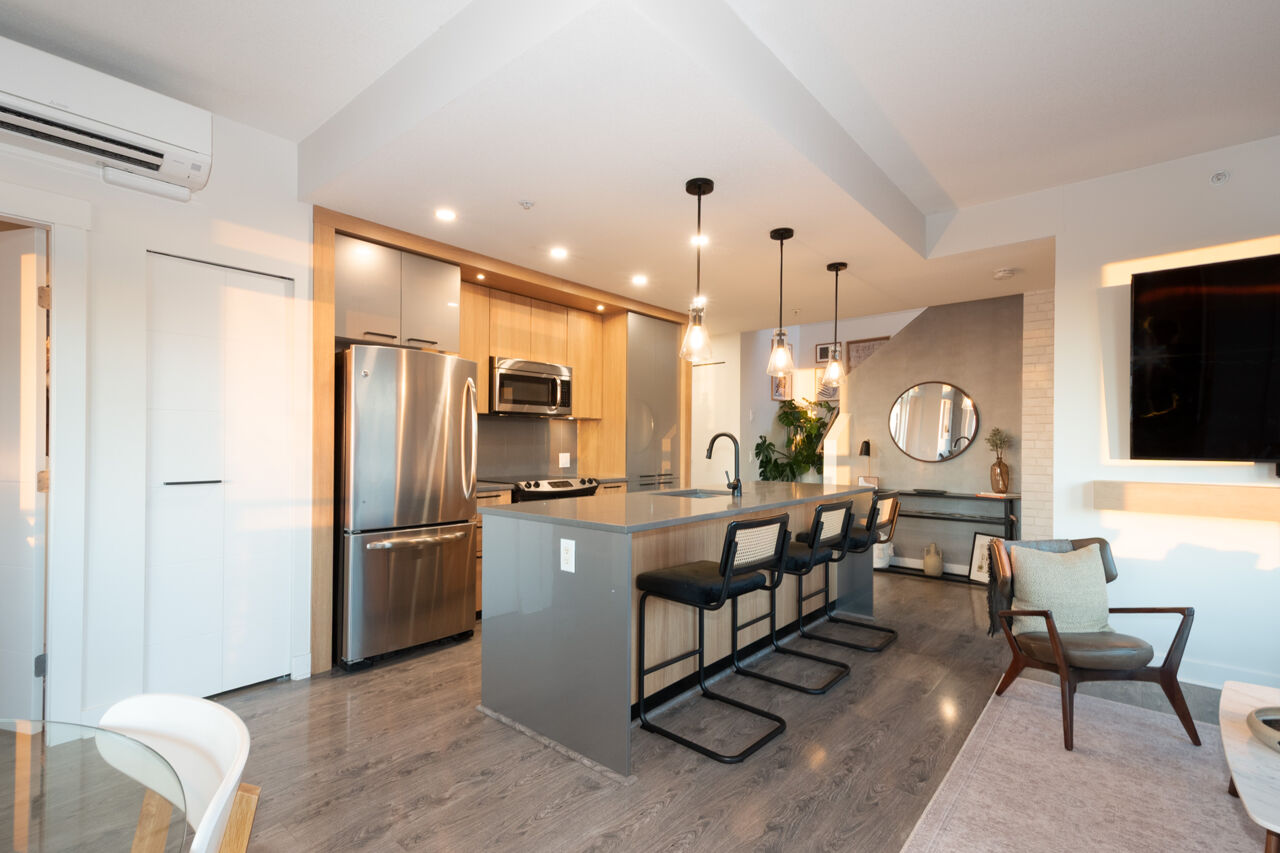 417 733 W 14th Street