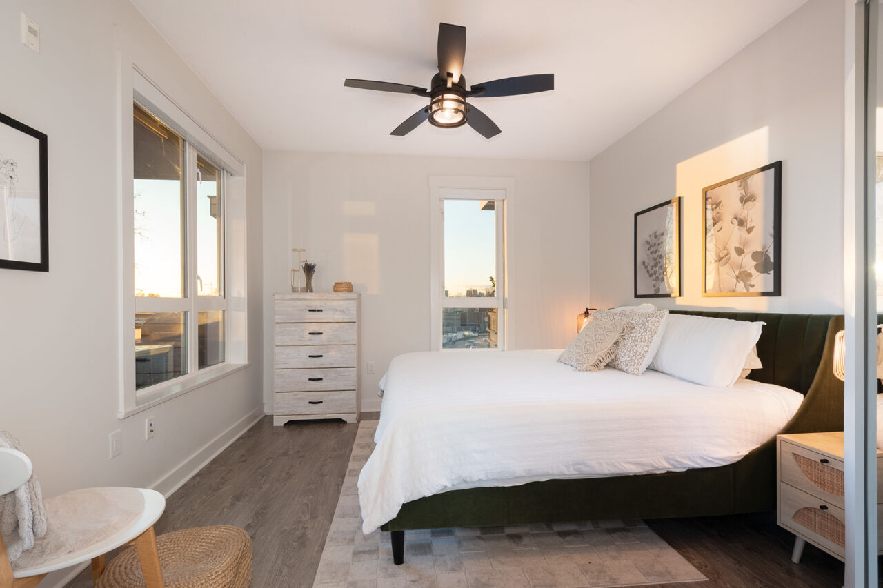 417 733 W 14th Street