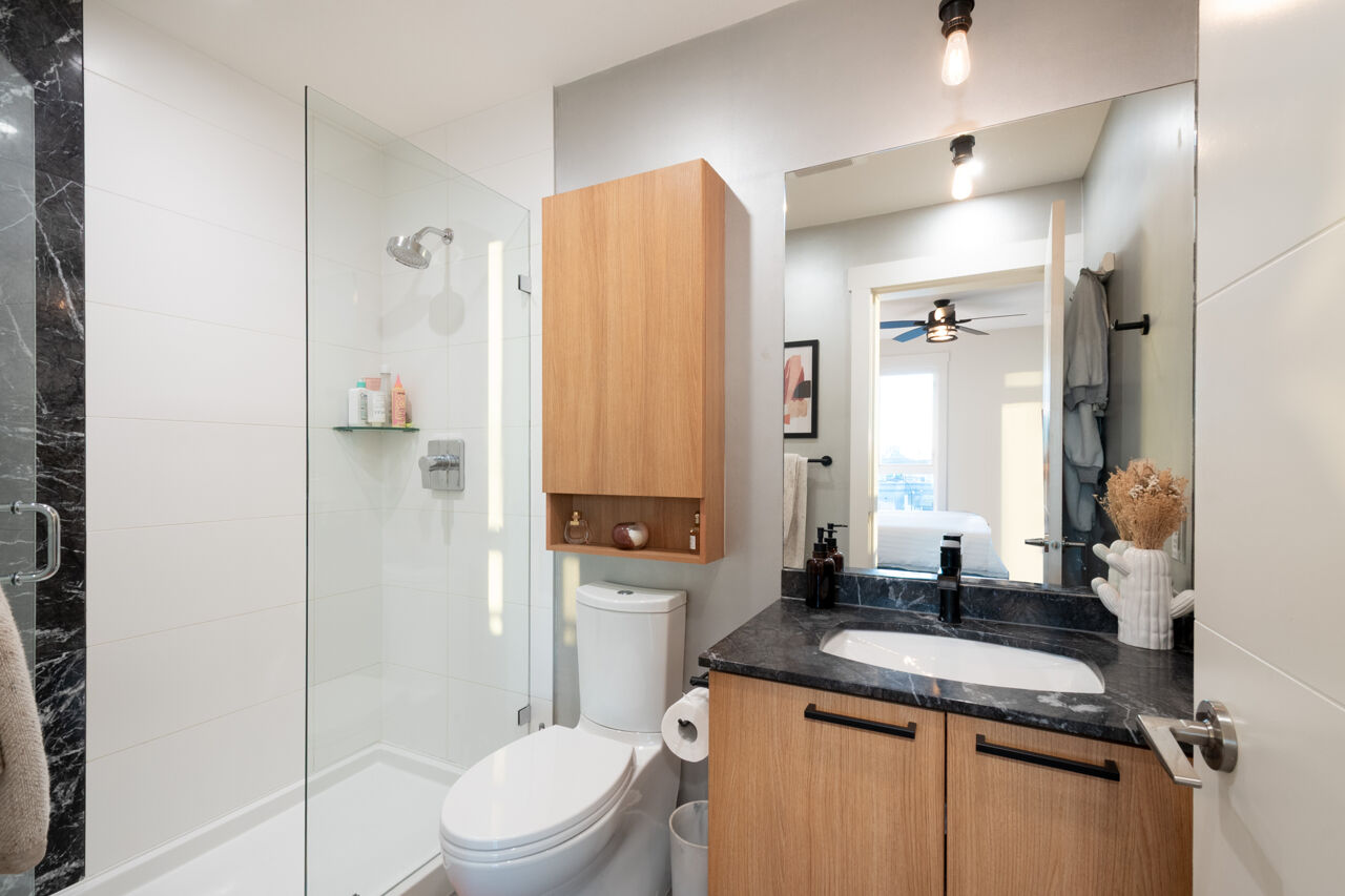 417 733 W 14th Street