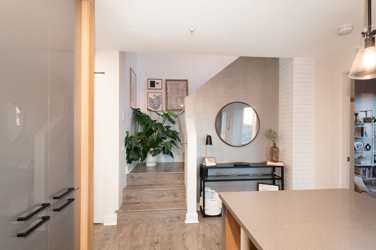 417 733 W 14th Street