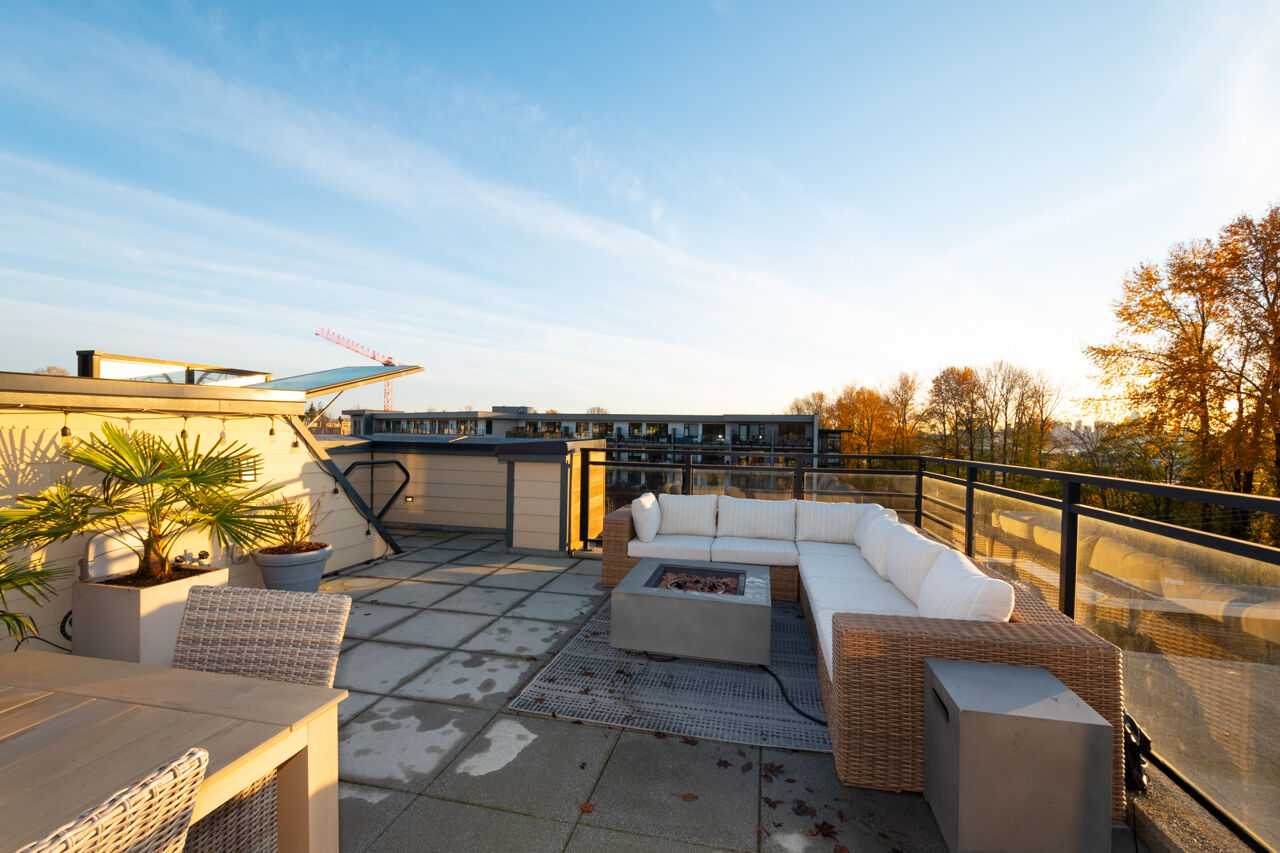 417 733 W 14th Street