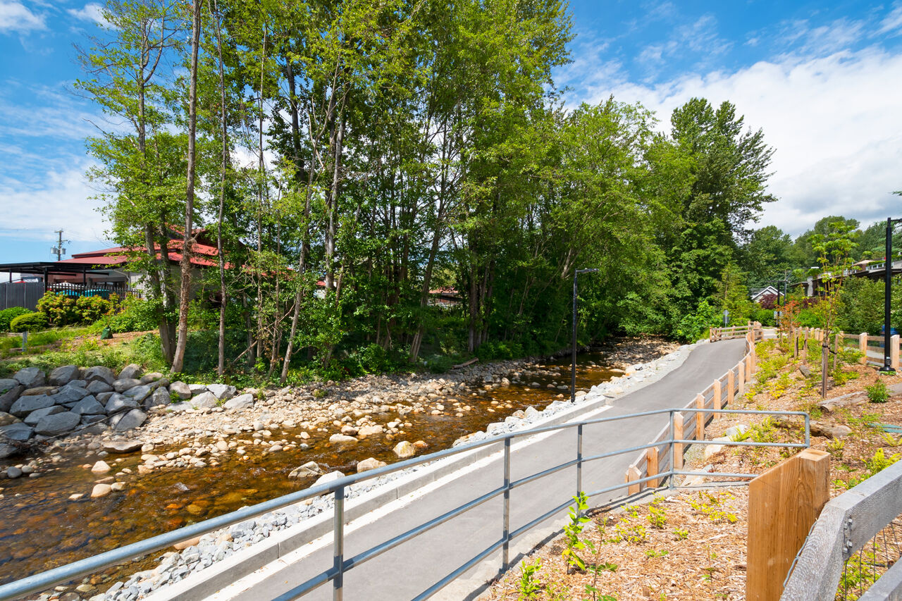 417 733 W 14th Street