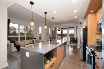 417 733 W 14th Street