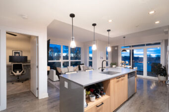 417 733 W 14th Street