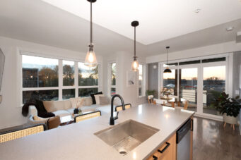 417 733 W 14th Street