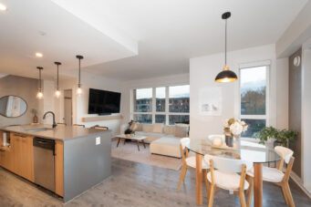 417 733 W 14th Street