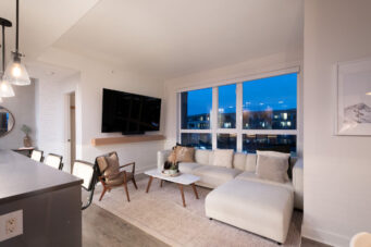 417 733 W 14th Street