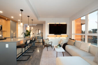 417 733 W 14th Street