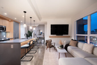 417 733 W 14th Street