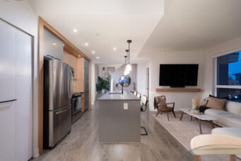 417 733 W 14th Street