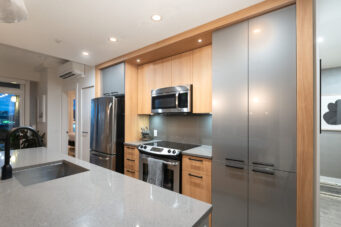 417 733 W 14th Street