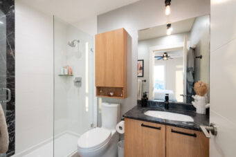 417 733 W 14th Street