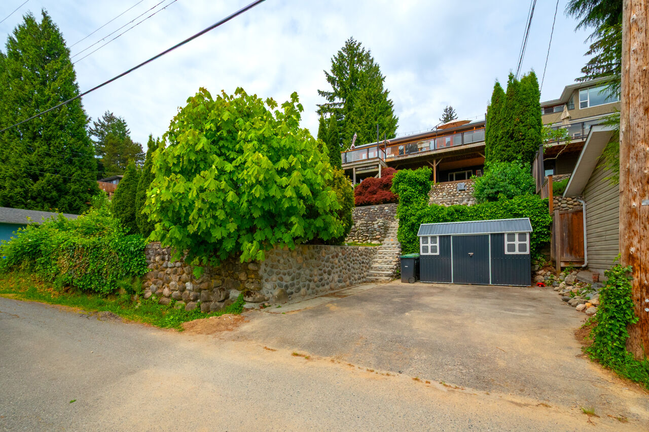 1185 Cloverley St