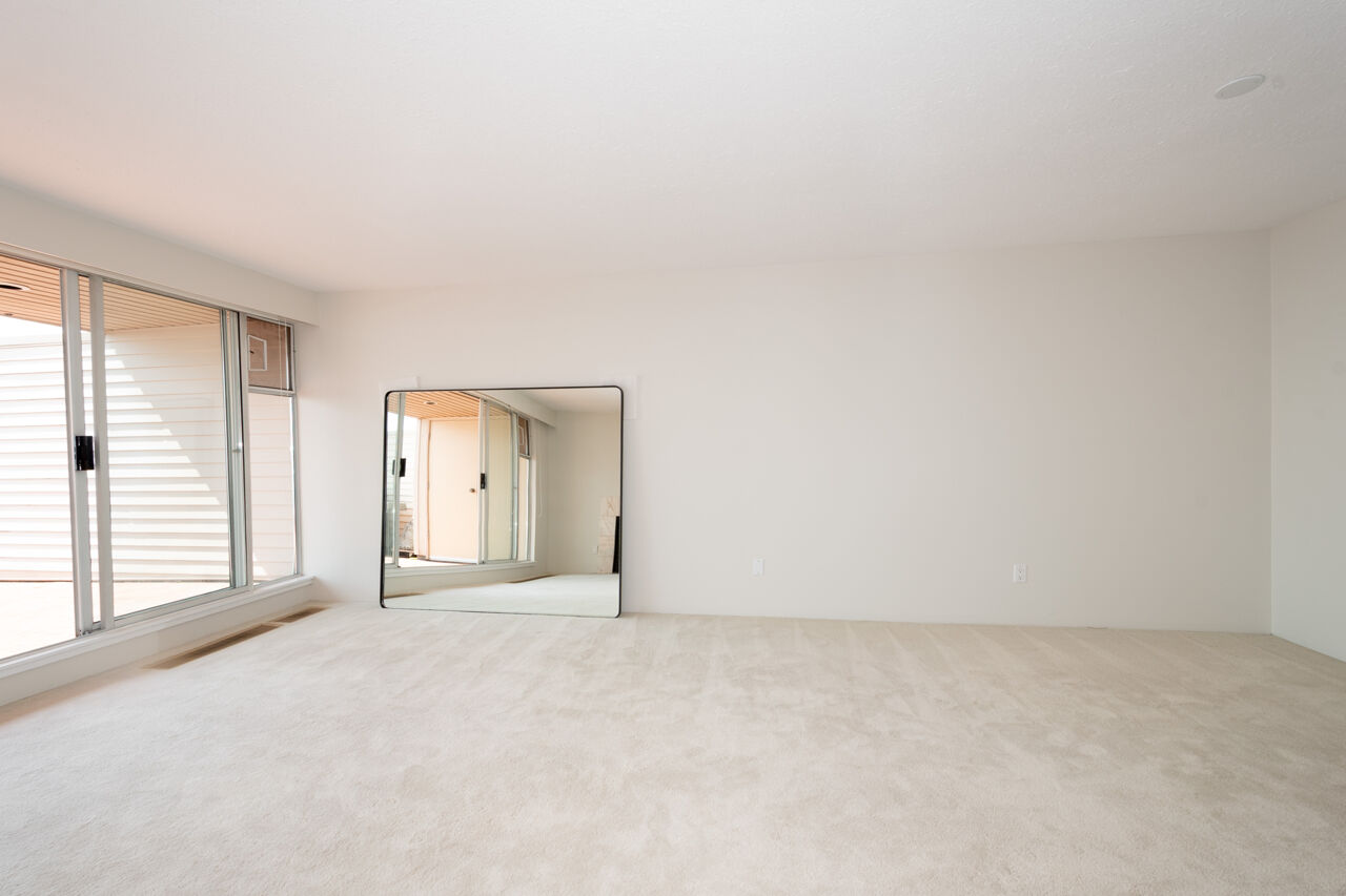 210 2274 Folkestone Way