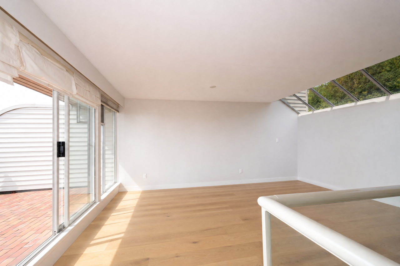 210 2274 Folkestone Way