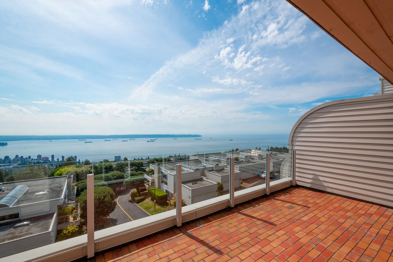 210 2274 Folkestone Way