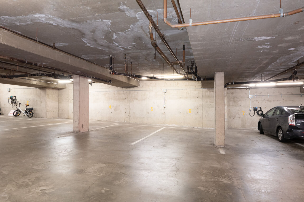 210 2274 Folkestone Way