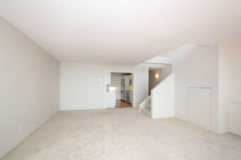 210 2274 Folkestone Way