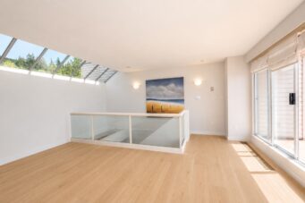 210 2274 Folkestone Way