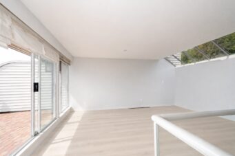 210 2274 Folkestone Way