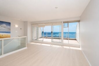 210 2274 Folkestone Way