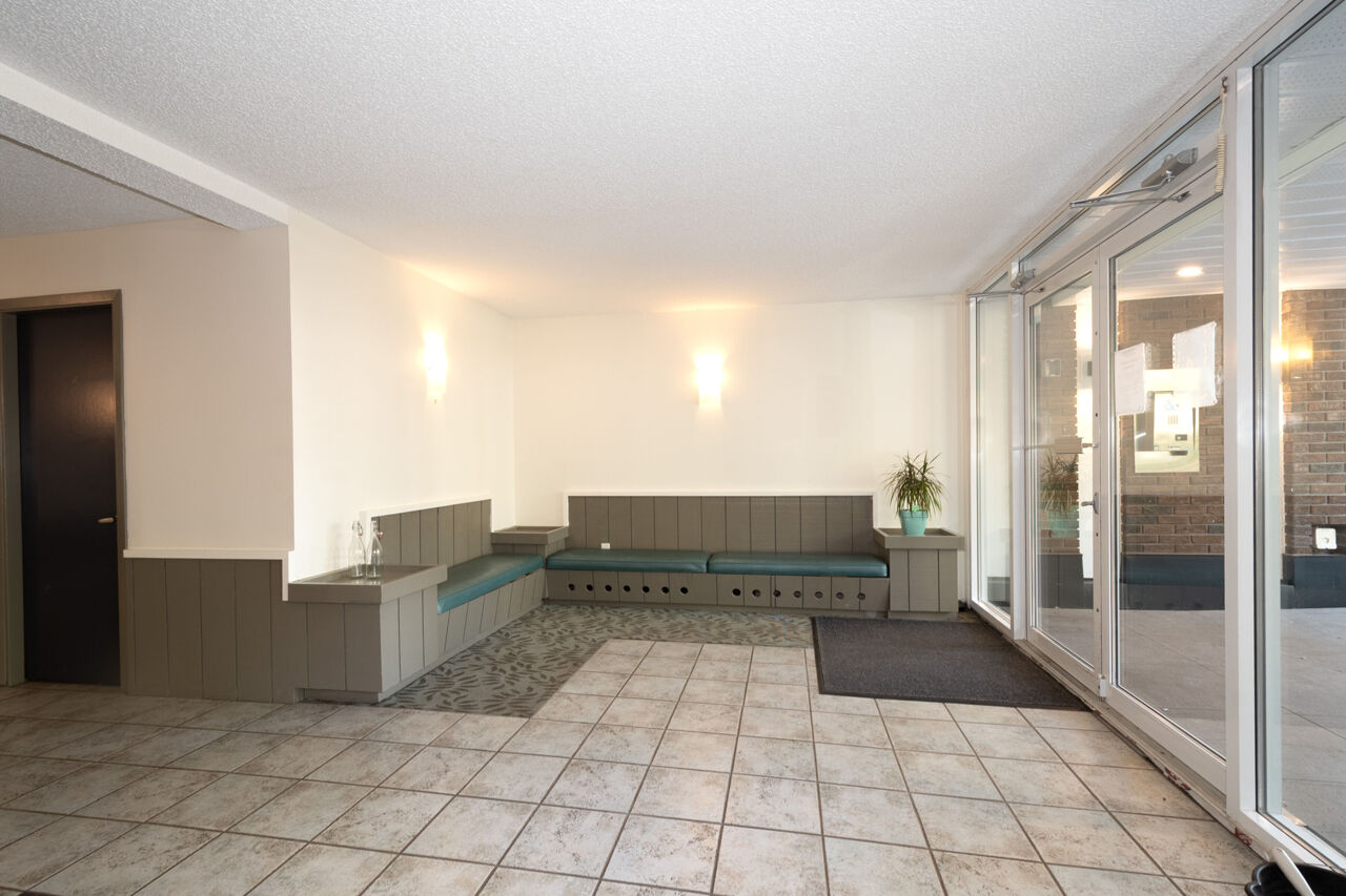 112 2250 Oxford St