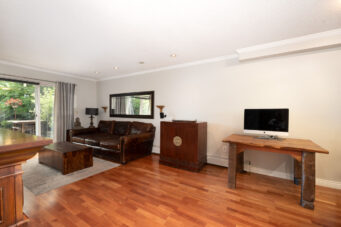 112 2250 Oxford St