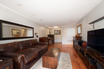 112 2250 Oxford St