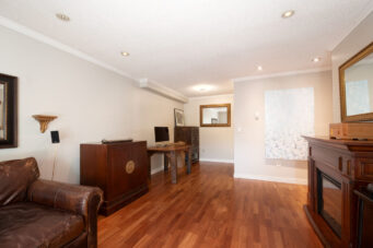 112 2250 Oxford St