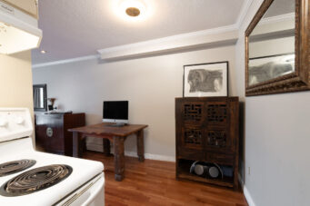 112 2250 Oxford St
