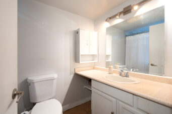 112 2250 Oxford St